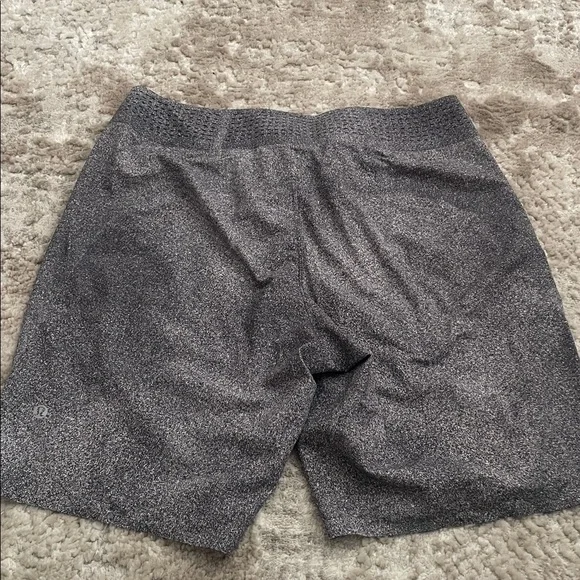 Lululemon Men’s Swim Shorts - Picture 2 of 3